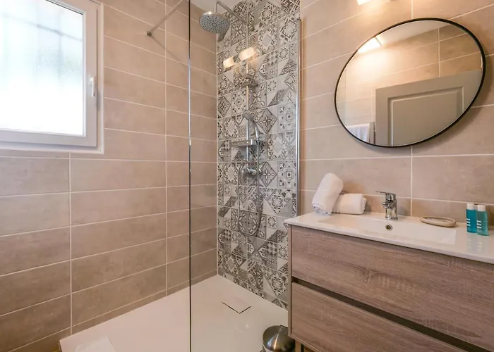 Apartment St Tropez Et A Pied Escale De Charme - 3 *